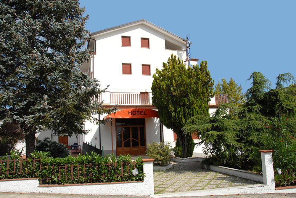 Hotel Del Duca Montedinove Bagian luar foto