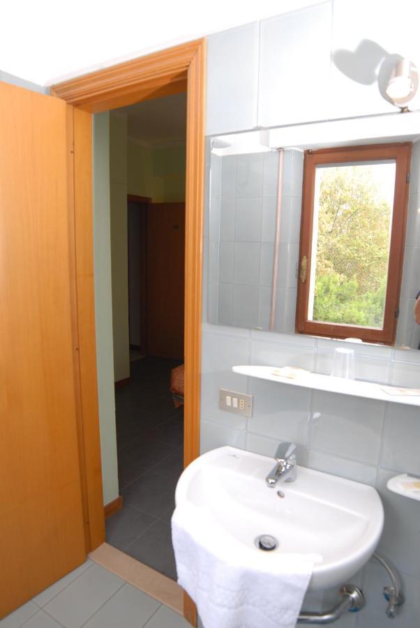 Hotel Del Duca Montedinove Bagian luar foto